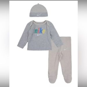 Infant Preemie Nike 3 Piece Footed Pant, Top, and Beanie Set GREY